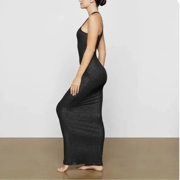 skims soft lounge shimmer racer back dress size M in onyx - Picture 4 of 6